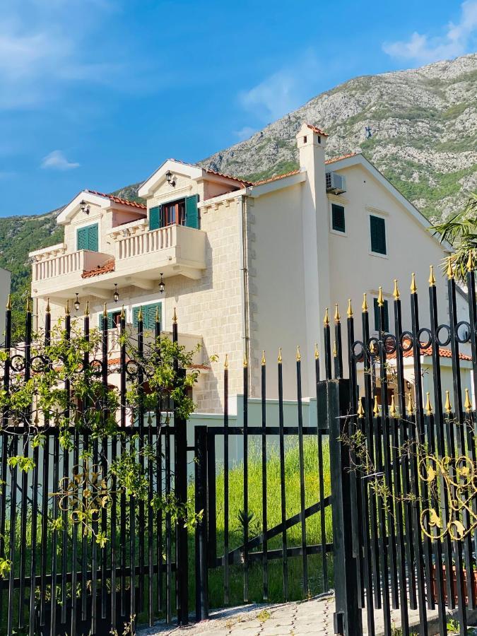 Villa Blanca Risan Exterior photo