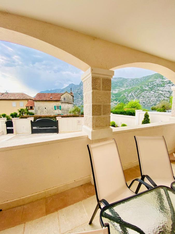 Villa Blanca Risan Exterior photo